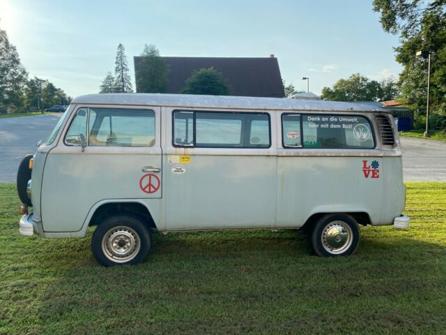 Volkswagen Bus/Vanagon 1974 image number 0