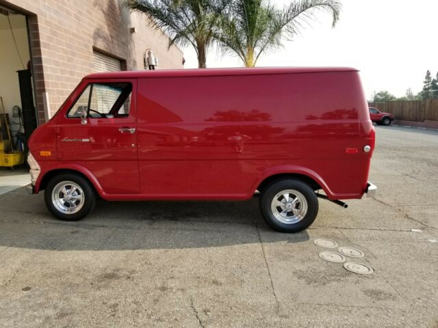 Ford E-Series Van 1972 image number 1