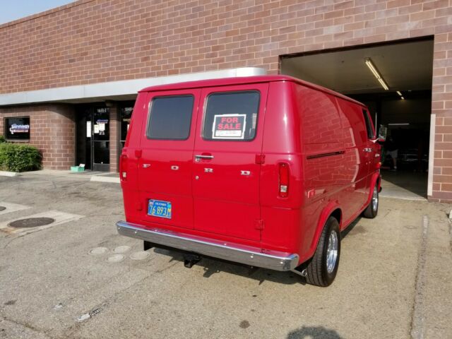 Ford E-Series Van 1972 image number 14