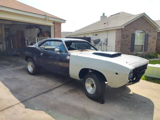 Plymouth Barracuda 1973 image number 1