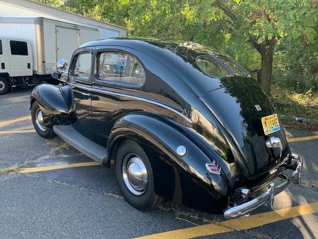 Ford Deluxe 1940 image number 14