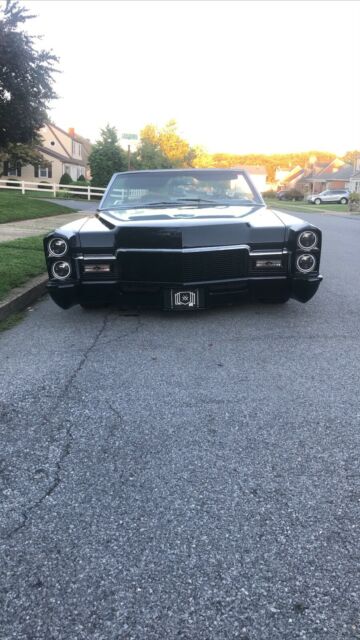 Cadillac DeVille Convertible 1968 image number 0