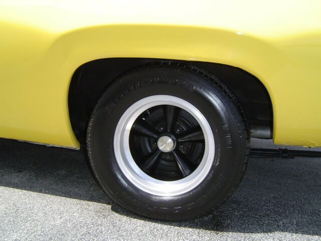 Plymouth Road Runner 1974 image number 32