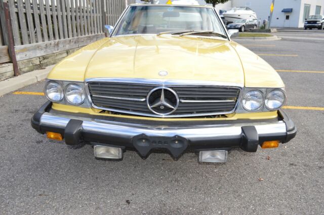 Mercedes-Benz SL-Class 1975 image number 1