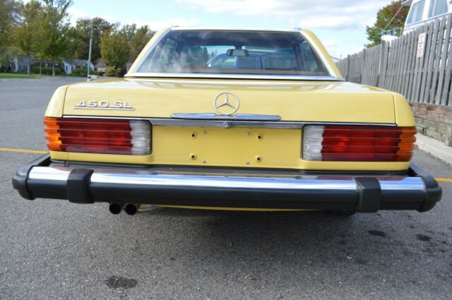 Mercedes-Benz SL-Class 1975 image number 29