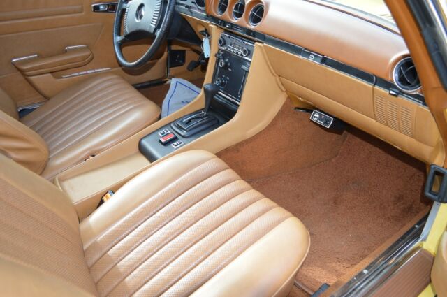 Mercedes-Benz SL-Class 1975 image number 30