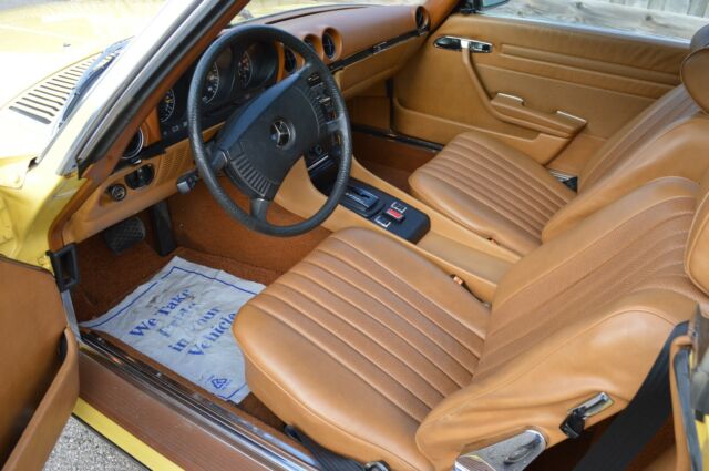 Mercedes-Benz SL-Class 1975 image number 36