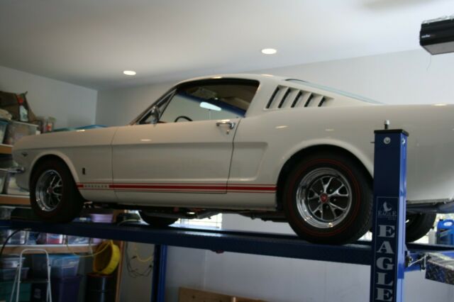 Ford Mustang 1965 image number 28