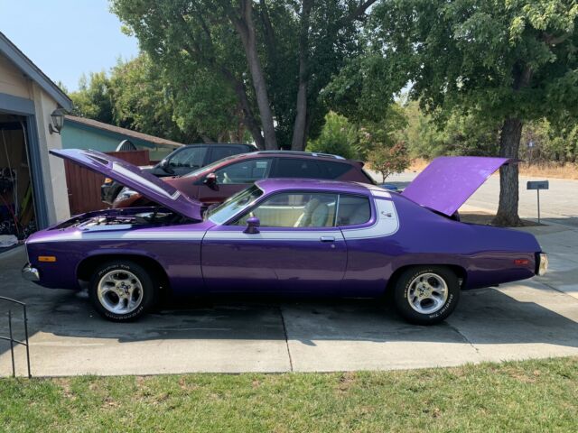 Plymouth Roadrunner 1973 image number 8