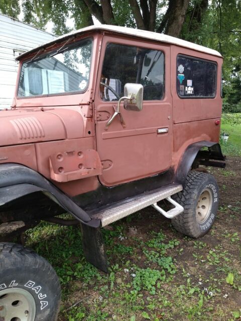 Toyota Land Cruiser 1970 image number 2