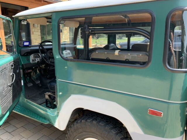 Toyota Land Cruiser 40 1976 image number 30