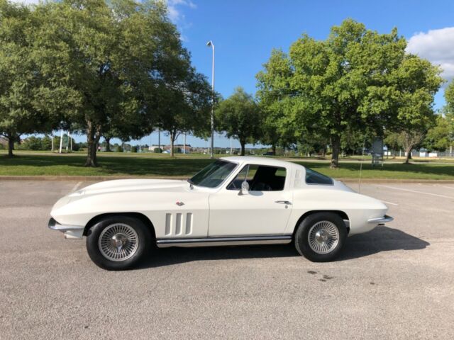 Chevrolet Corvette 1965 image number 0