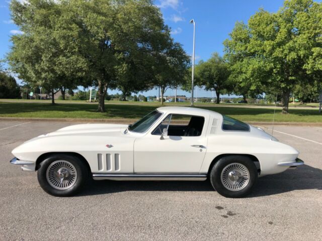 Chevrolet Corvette 1965 image number 1