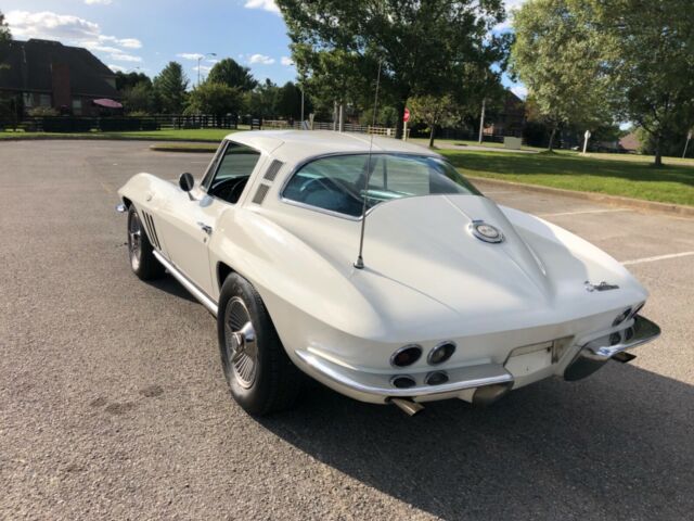 Chevrolet Corvette 1965 image number 10