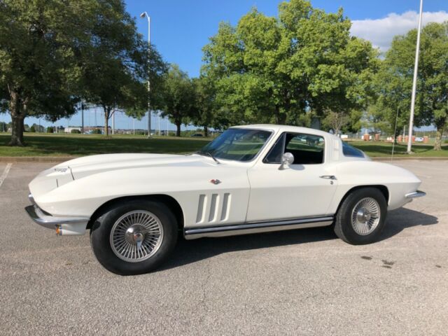 Chevrolet Corvette 1965 image number 2