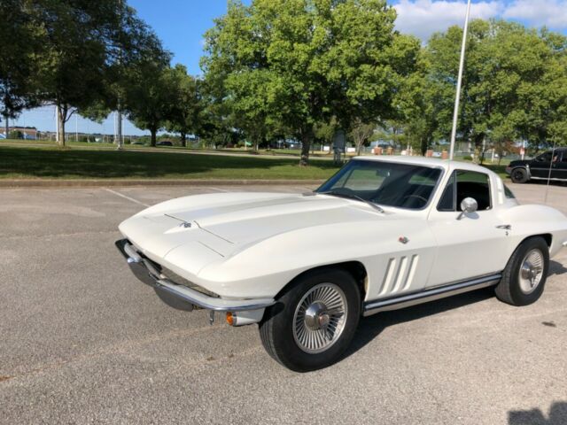 Chevrolet Corvette 1965 image number 27