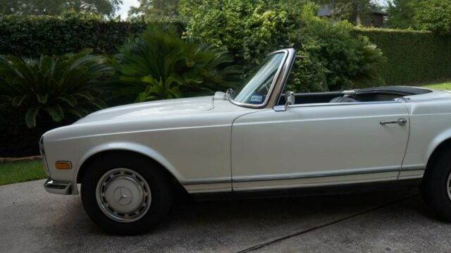 Mercedes-Benz SL-Class 1968 image number 27