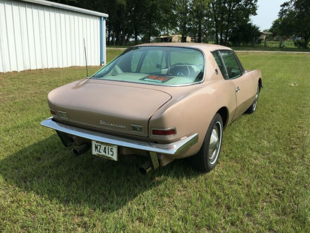 Studebaker Avanti 1963 image number 2