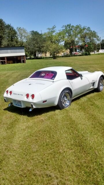 Chevrolet Corvette 1975 image number 1