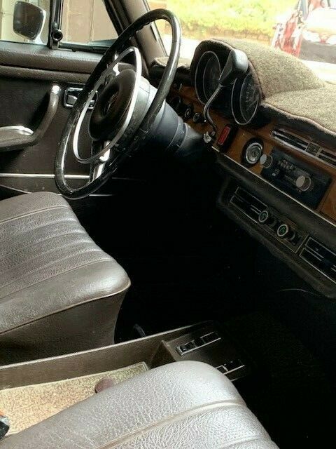 Mercedes-Benz 280 SE 4.5 V8 Sedan 1973 image number 32