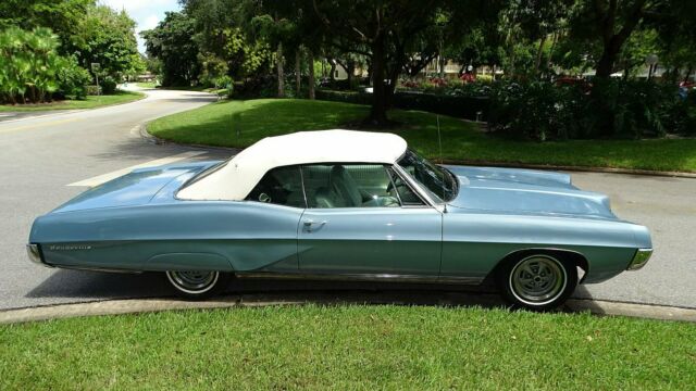 Pontiac Bonneville 1967 image number 2