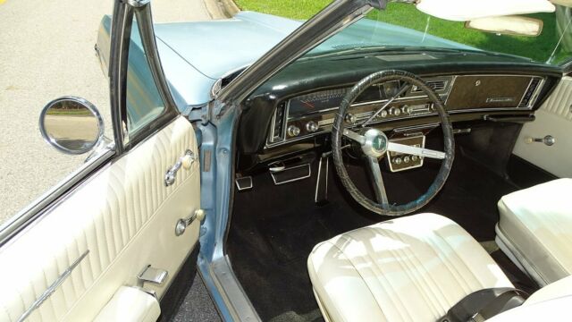 Pontiac Bonneville 1967 image number 39