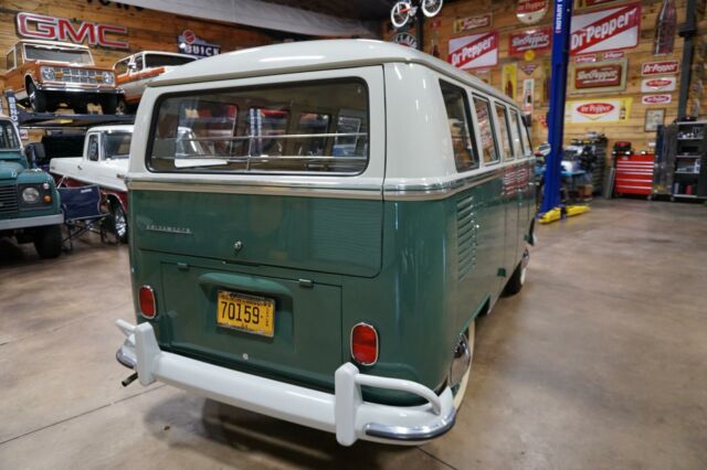 Volkswagen 13 WINDOW VAN DELUXE 1964 image number 2