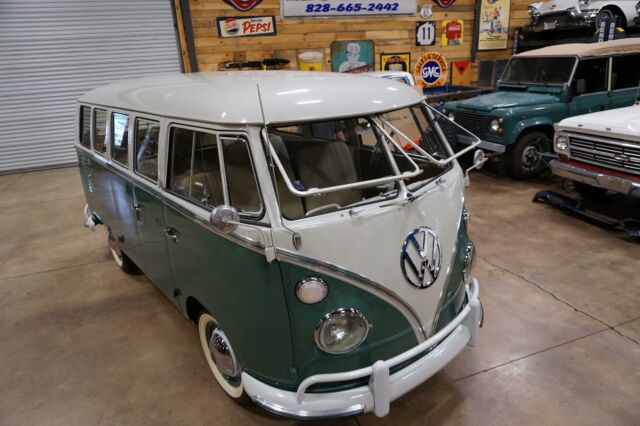 Volkswagen 13 WINDOW VAN DELUXE 1964 image number 31