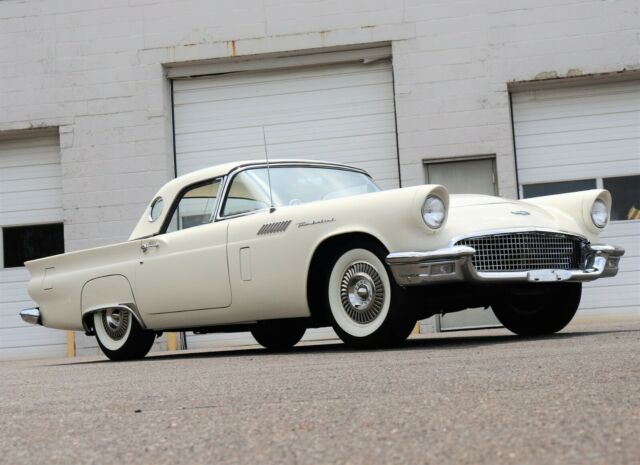 Ford Thunderbird 1957 image number 10