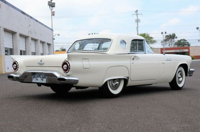 Ford Thunderbird 1957 image number 32