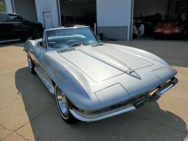 Chevrolet Corvette 1967 image number 12