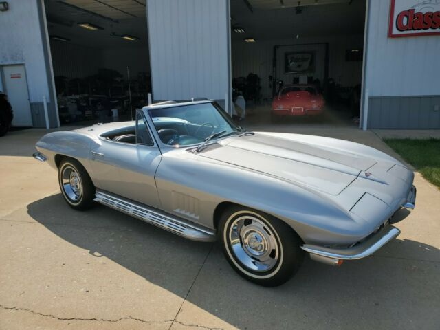 Chevrolet Corvette 1967 image number 13