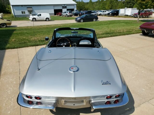 Chevrolet Corvette 1967 image number 15