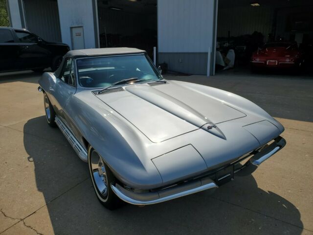 Chevrolet Corvette 1967 image number 2