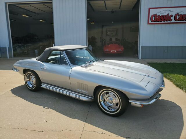 Chevrolet Corvette 1967 image number 27