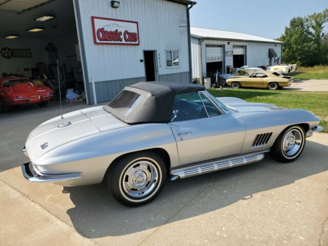 Chevrolet Corvette 1967 image number 28