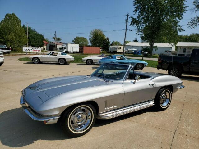 Chevrolet Corvette 1967 image number 32