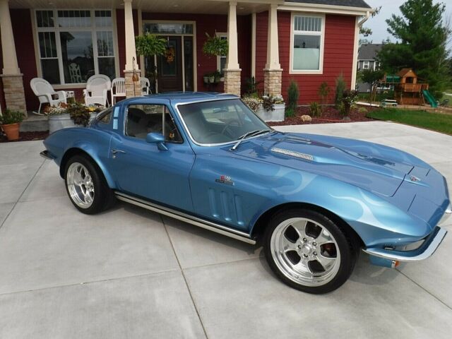 Chevrolet Corvette 1965 image number 1