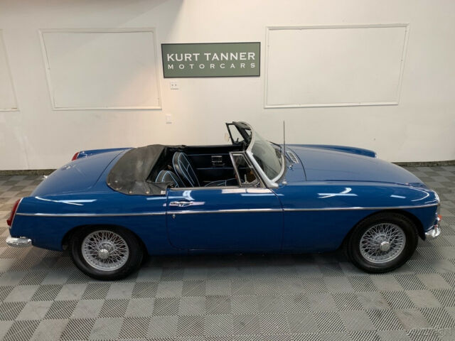 MG MGB 1968 image number 19