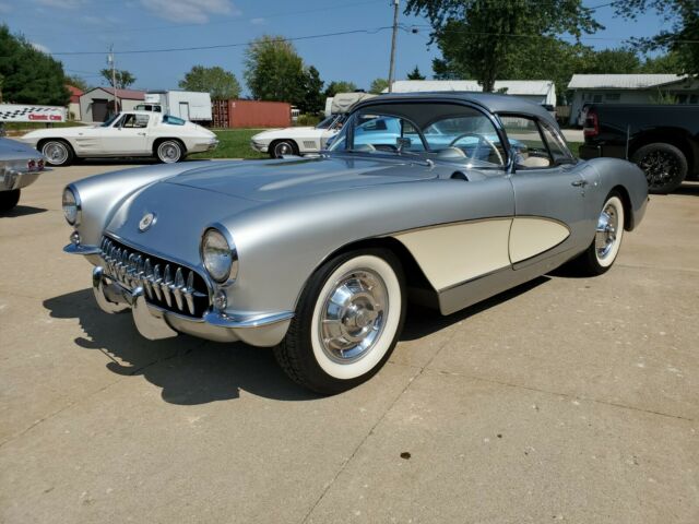 Chevrolet Corvette 1956 image number 0