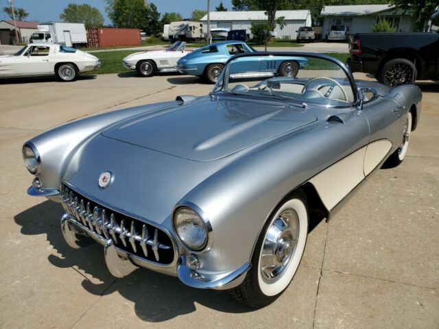 Chevrolet Corvette 1956 image number 17