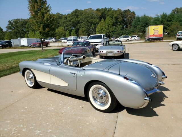 Chevrolet Corvette 1956 image number 19