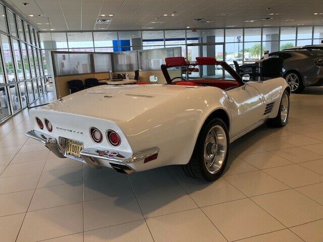 Chevrolet Corvette 1970 image number 22