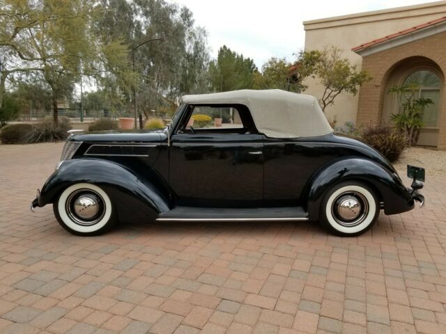 Ford Cabriolet 1937 image number 1