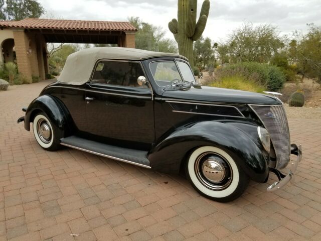 Ford Cabriolet 1937 image number 30