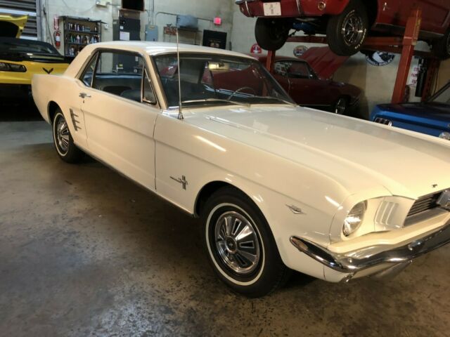 Ford Mustang 1966 image number 21