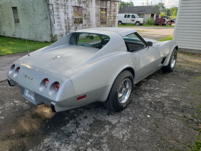 Chevrolet Corvette C3 1976 image number 1