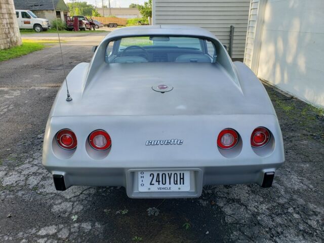 Chevrolet Corvette C3 1976 image number 13