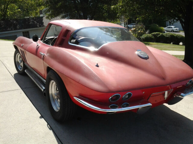 Chevrolet Corvette 1965 image number 30