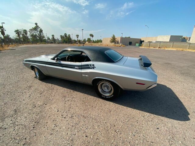 Dodge Challenger 1971 image number 14